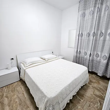 Stella Apartment *